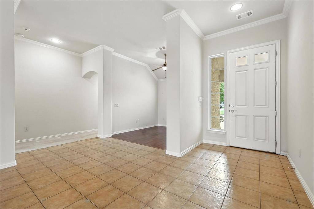 Denton, TX 76207,10000 La Jolla Way