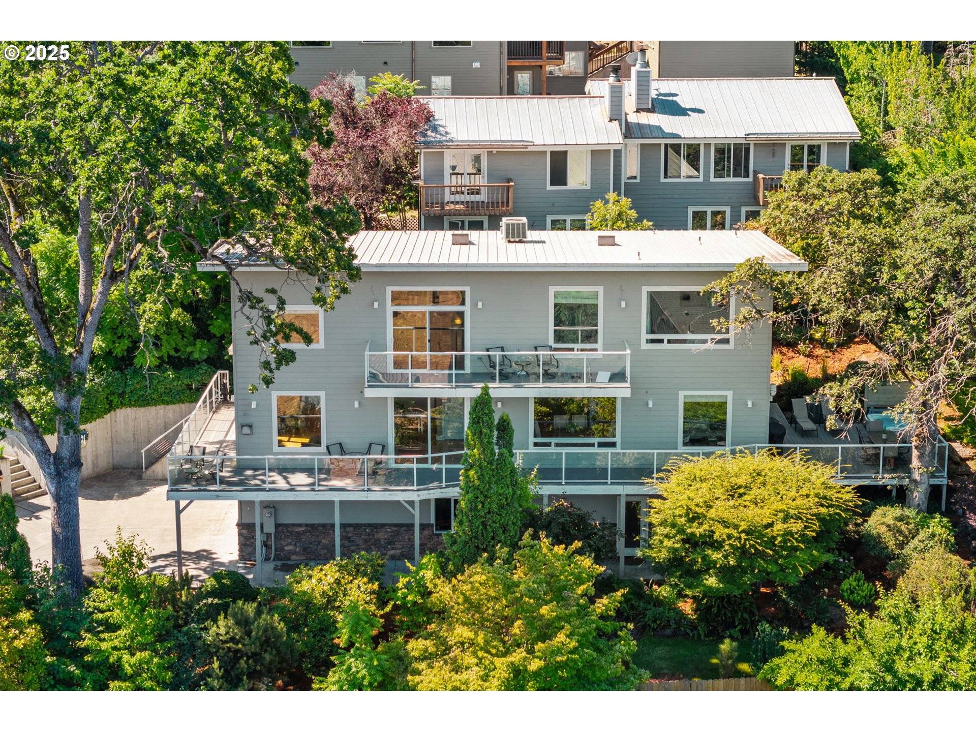 Hood River, OR 97031,414 E 3RD ST