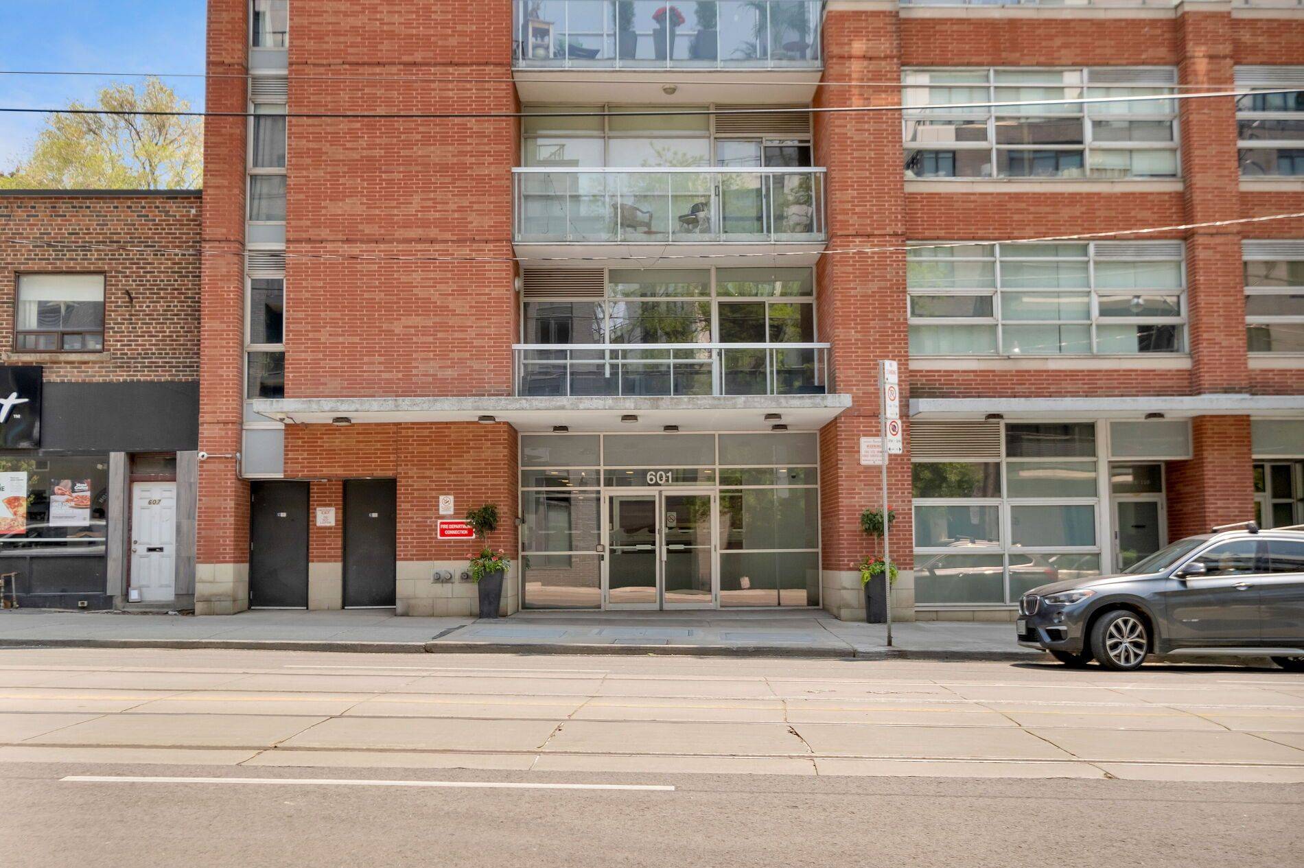 Toronto E02, ON M4E 3Y2,601 Kingston RD #512