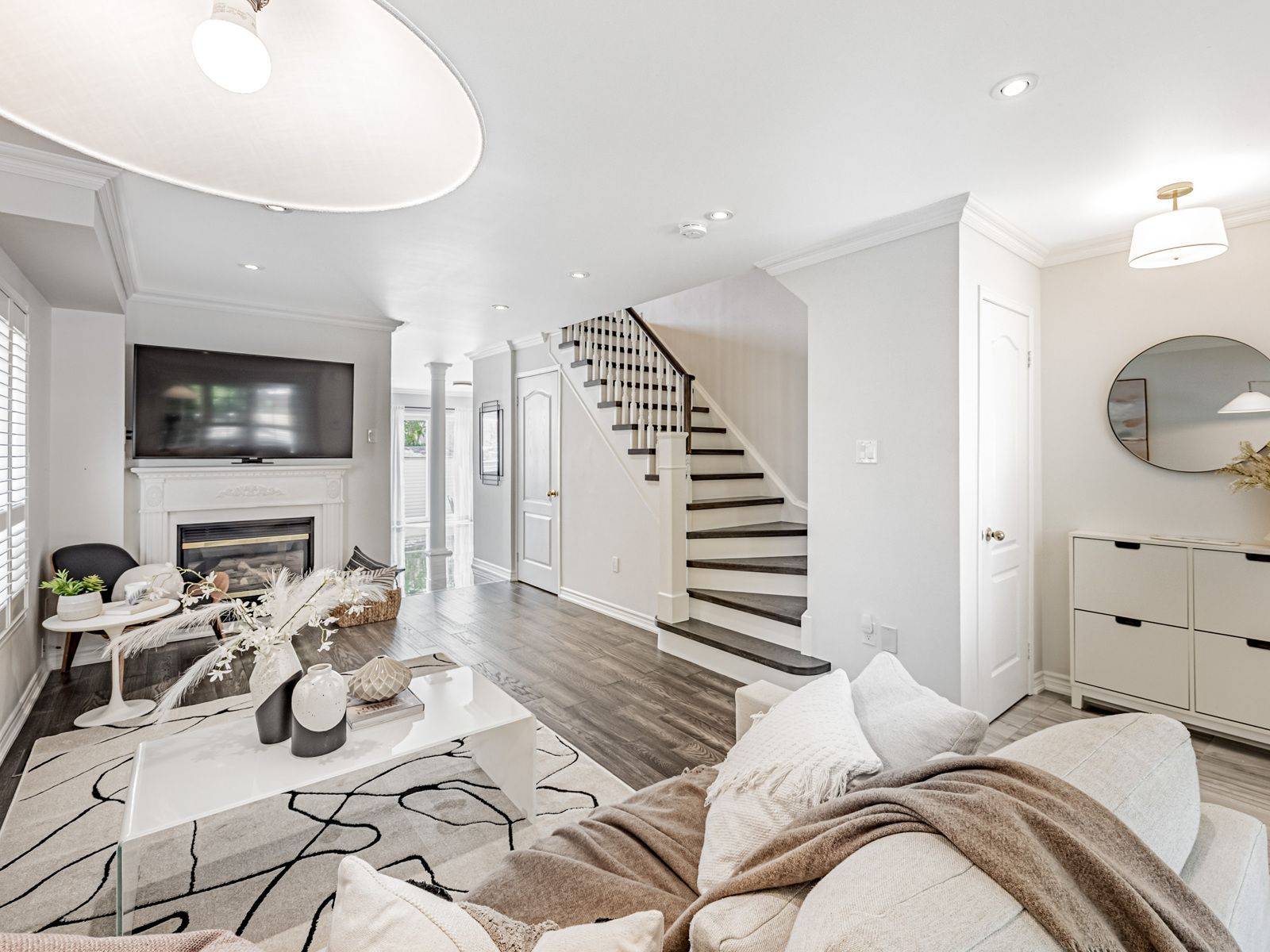 Markham, ON L6E 1S9,242 Everett ST
