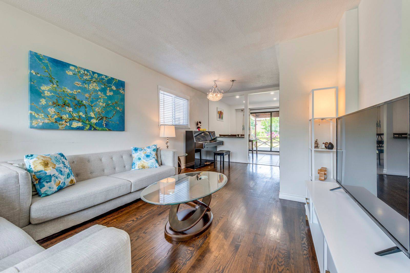 Mississauga, ON L5C 1X8,3297 Grechen RD