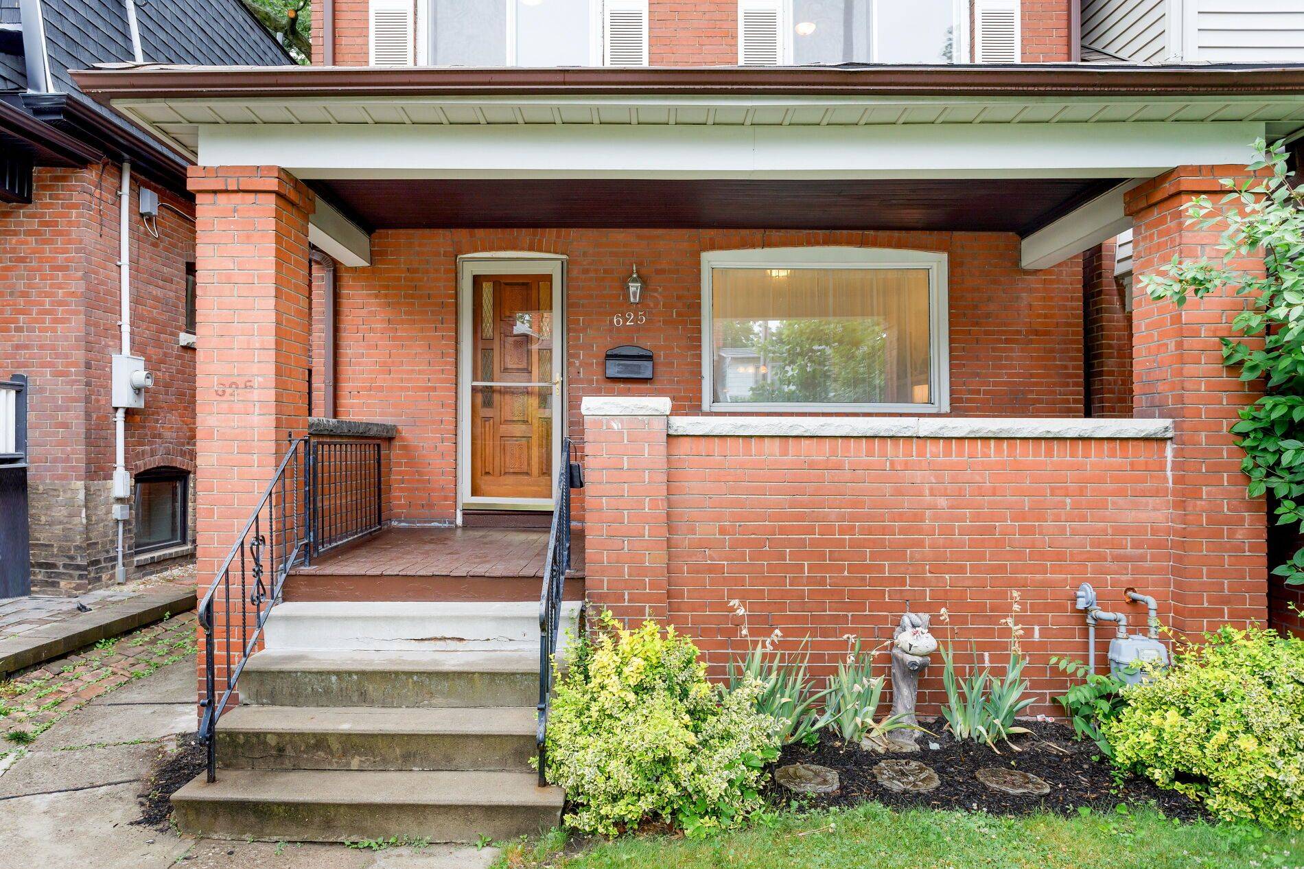 Toronto W02, ON M6S 3L9,625 Windermere AVE