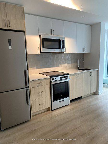 Toronto W08, ON M8Z 0H1,1195 The Queensway ST #511