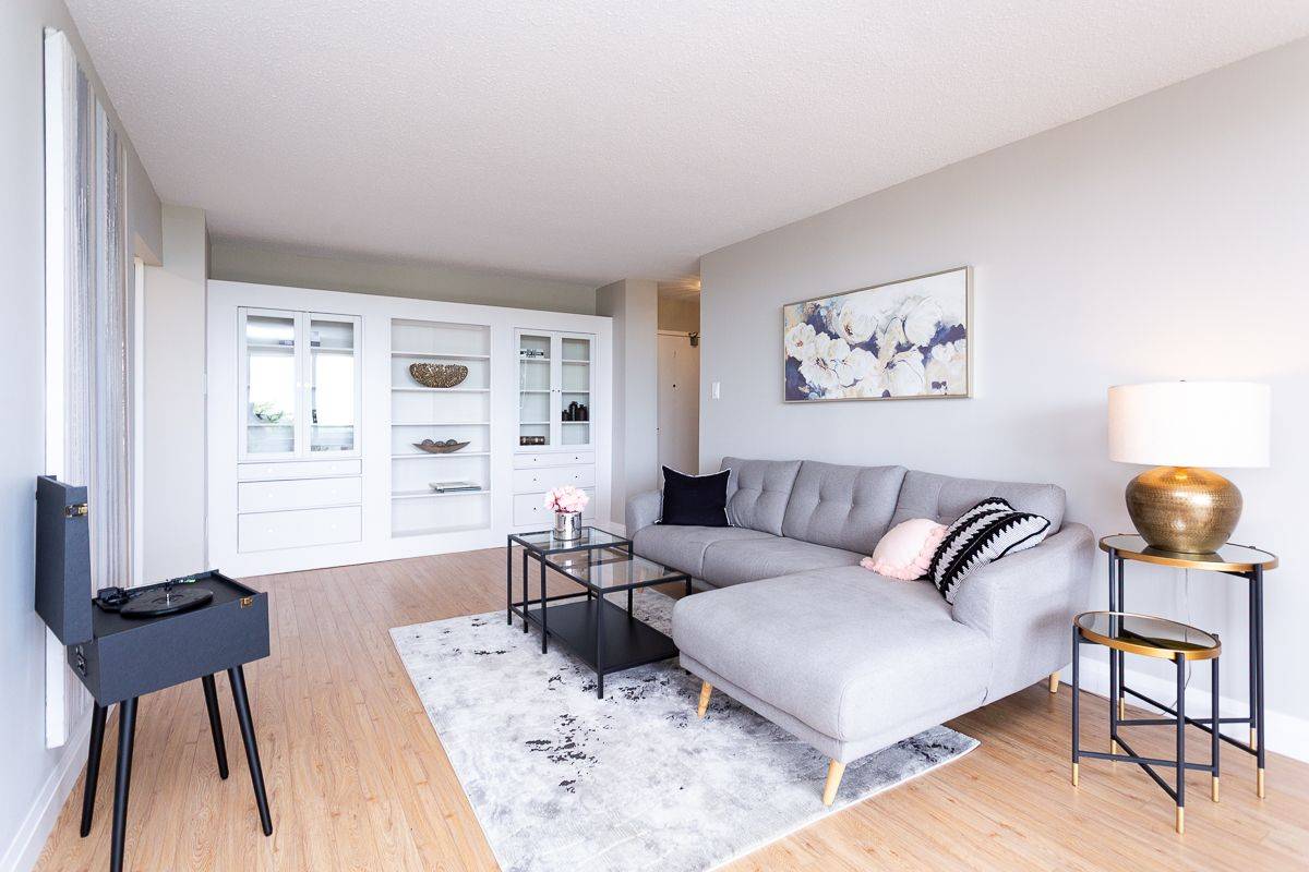 Burlington, ON L7P 3P4,2055 Upper Middle RD #306