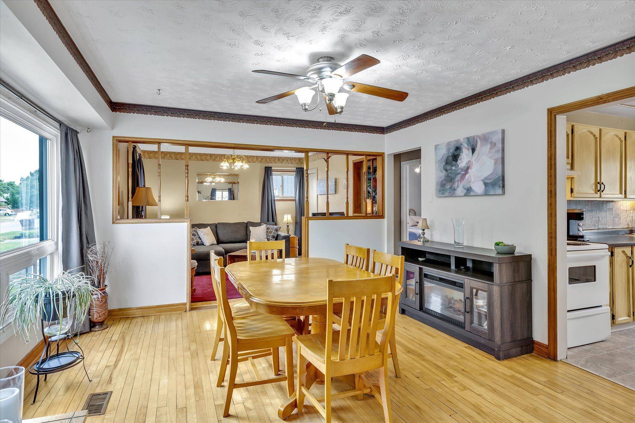 Peterborough South, ON K9J 4C7,689 Hawley ST