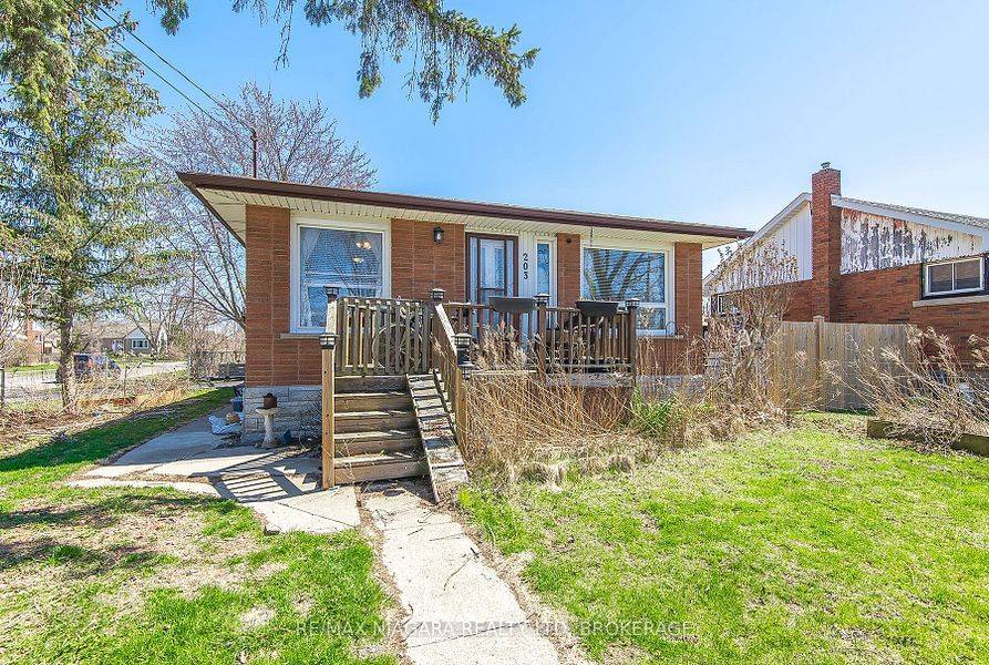 Welland, ON L3C 2R1,203 Kilgour AVE