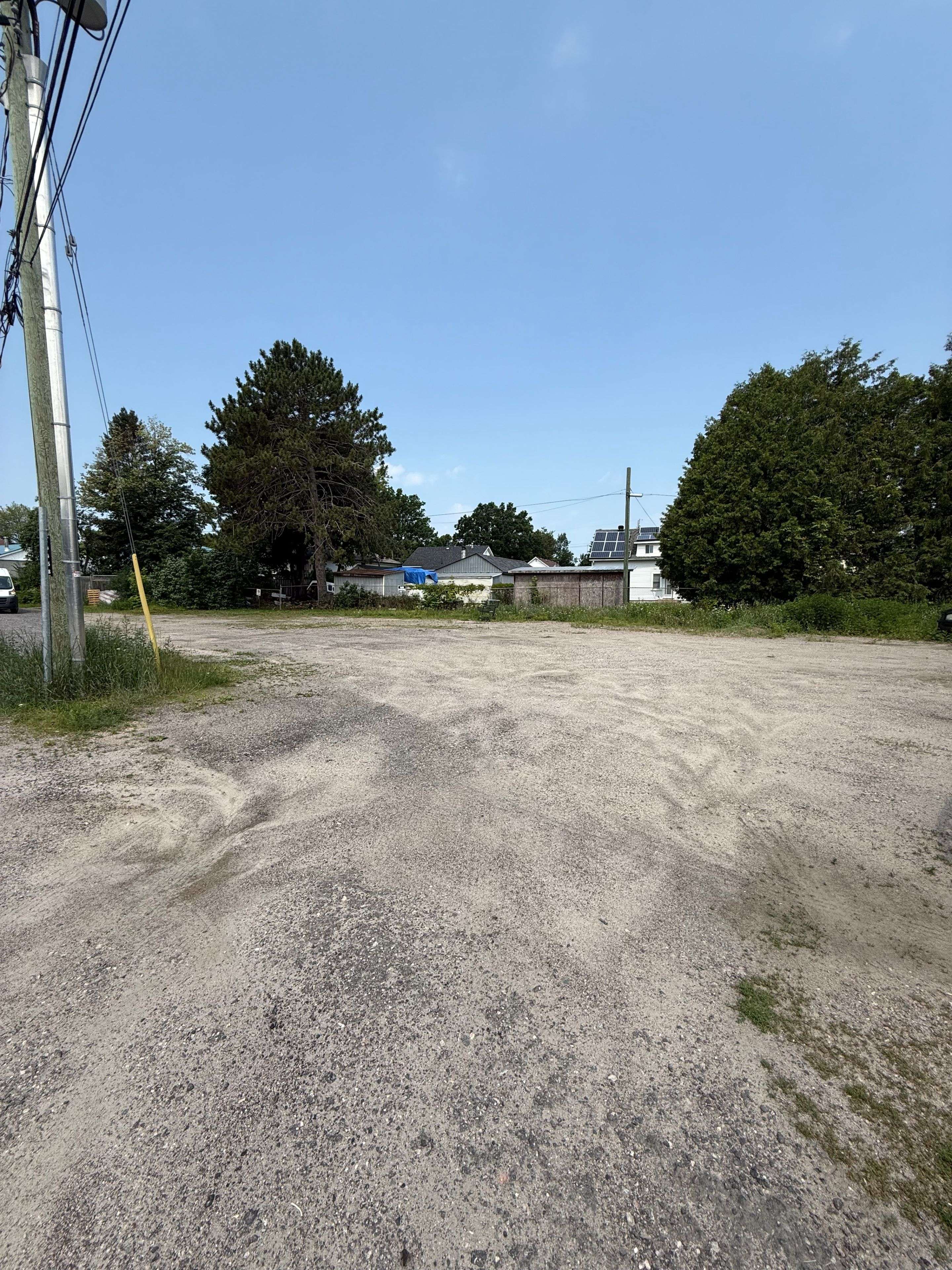 North Bay, ON P1A 7A5,328 Dudley AVE