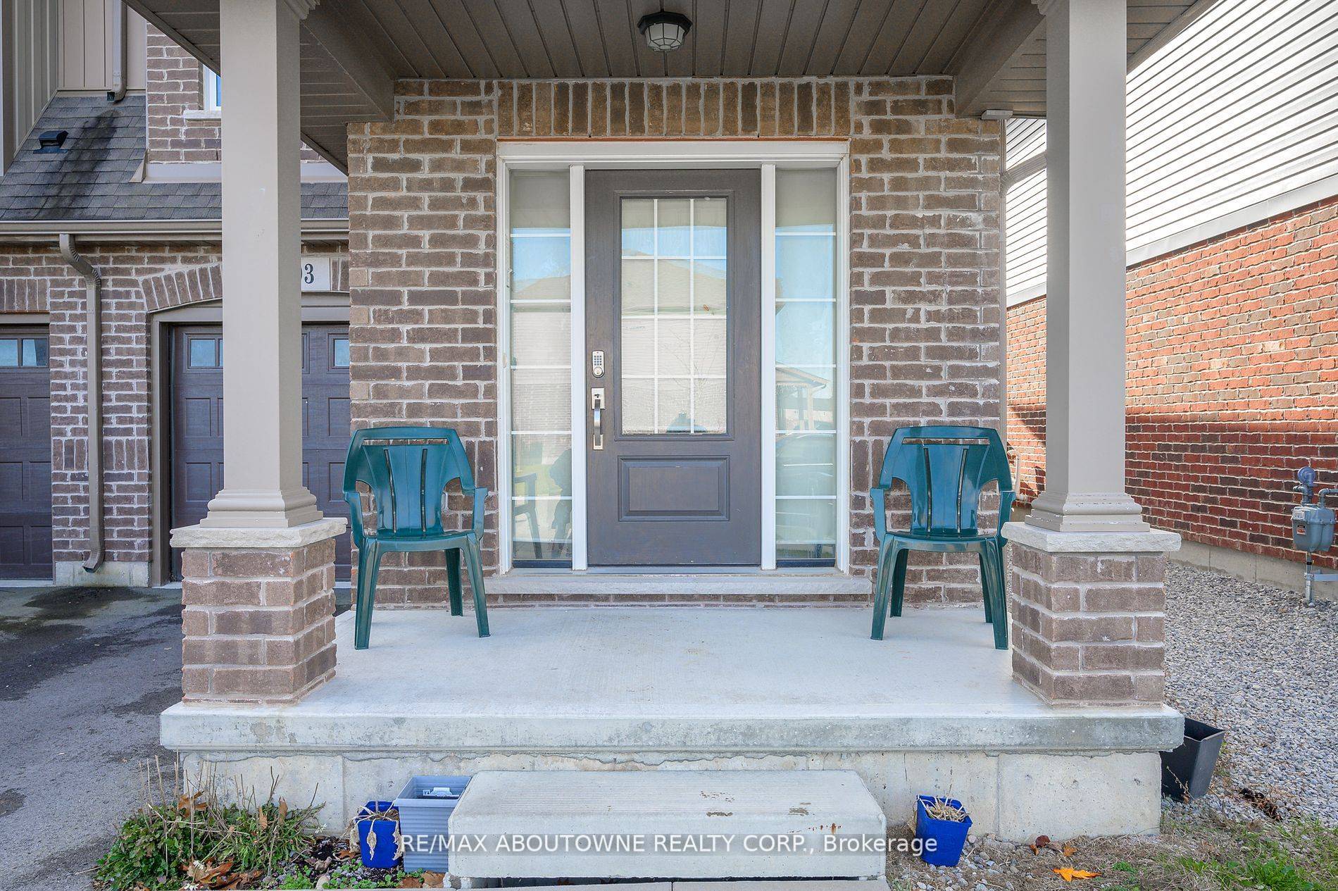 Welland, ON L3C 0G8,93 Heron ST