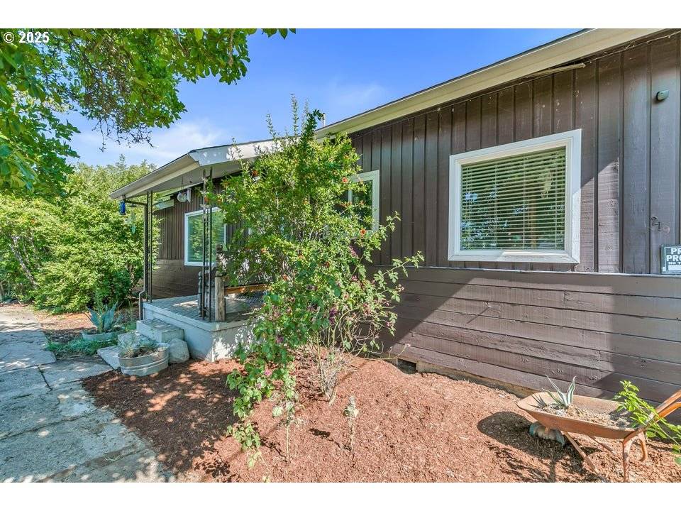 Medford, OR 97501,219 BERRYDALE AVE