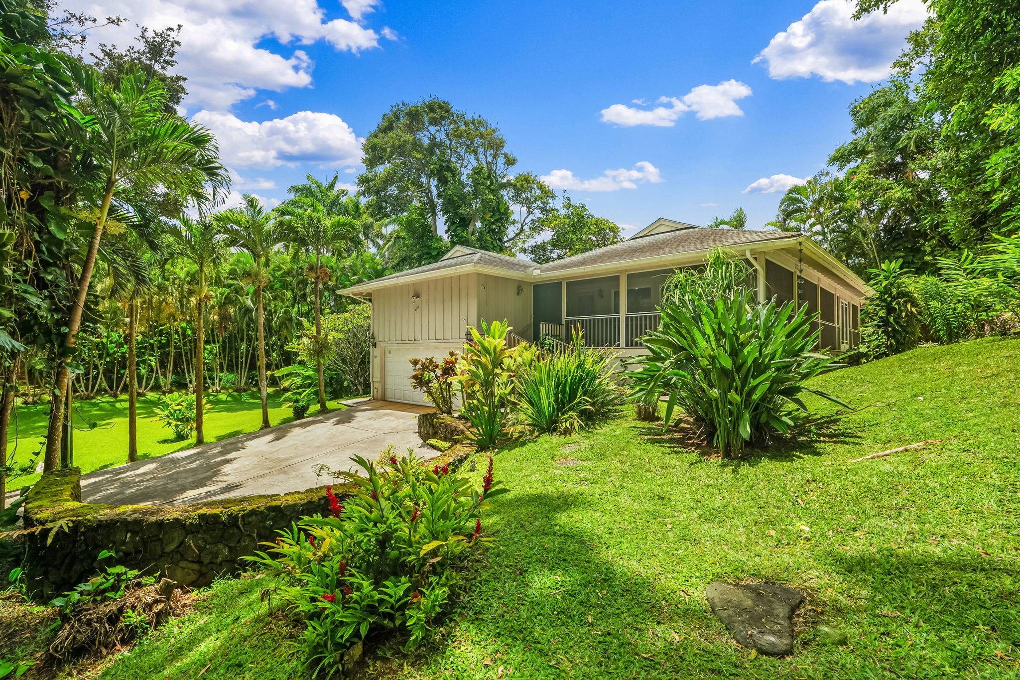 Kalaheo, HI 96741,2895 WAWAE RD