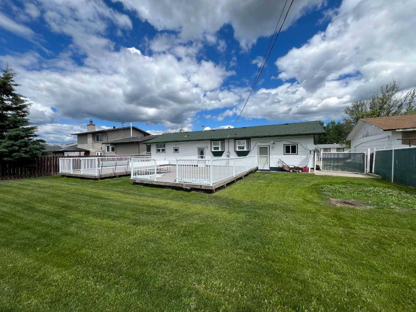 Fox Creek, AB T0H 1P0,407 7 ave
