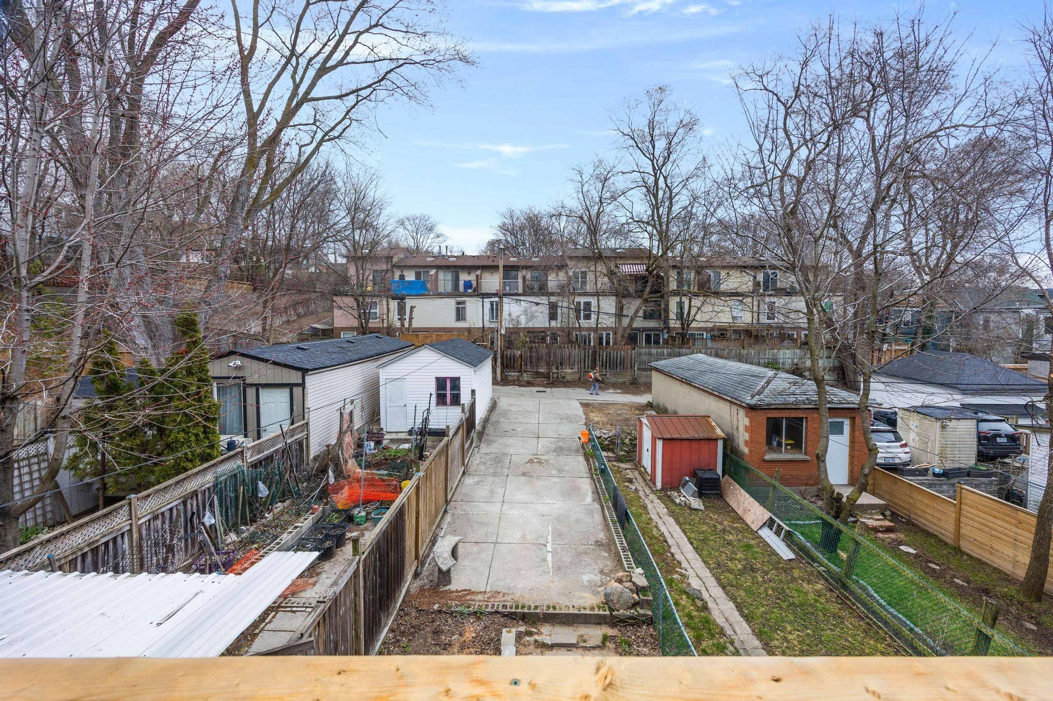 Toronto E01, ON M4J 3G5,393 Jones AVE