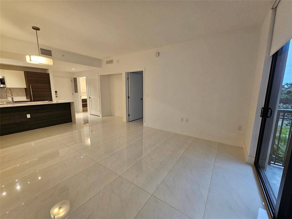 Coral Gables, FL 33146,301 Altara Ave #522