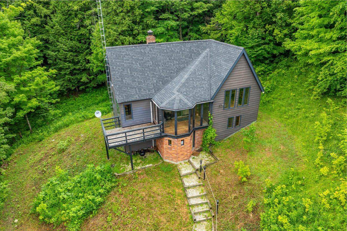 Clearview, ON L0M 1G0,2445 Riverside DR