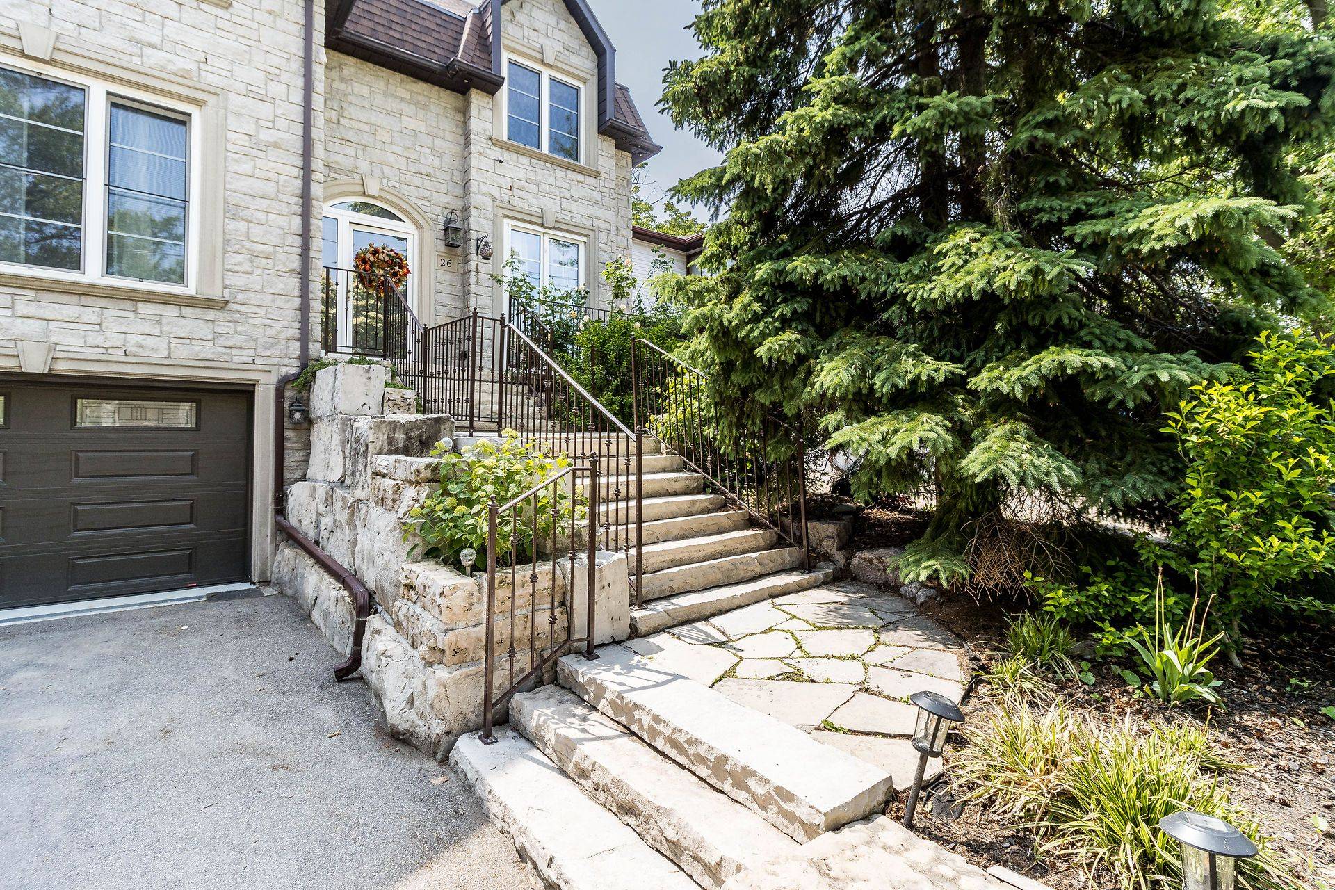 Toronto W08, ON M9B 4B8,26 Prennan AVE