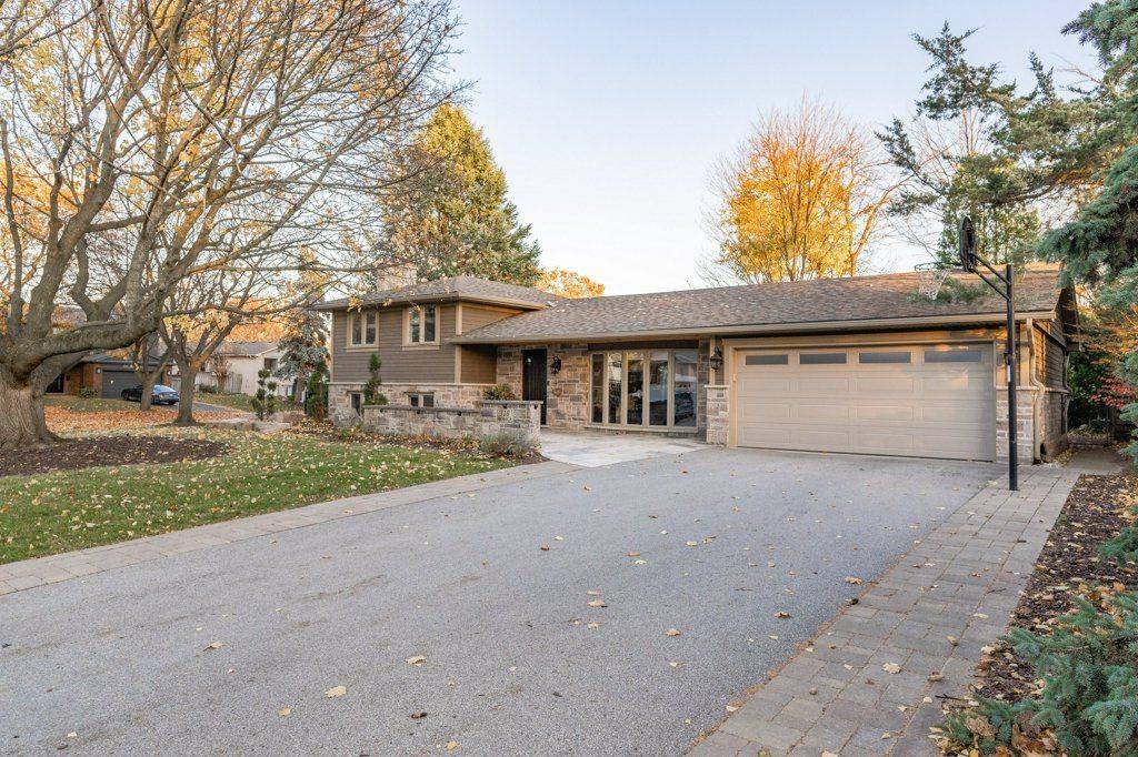 Burlington, ON L7N 1Z4,318 Monica CRES