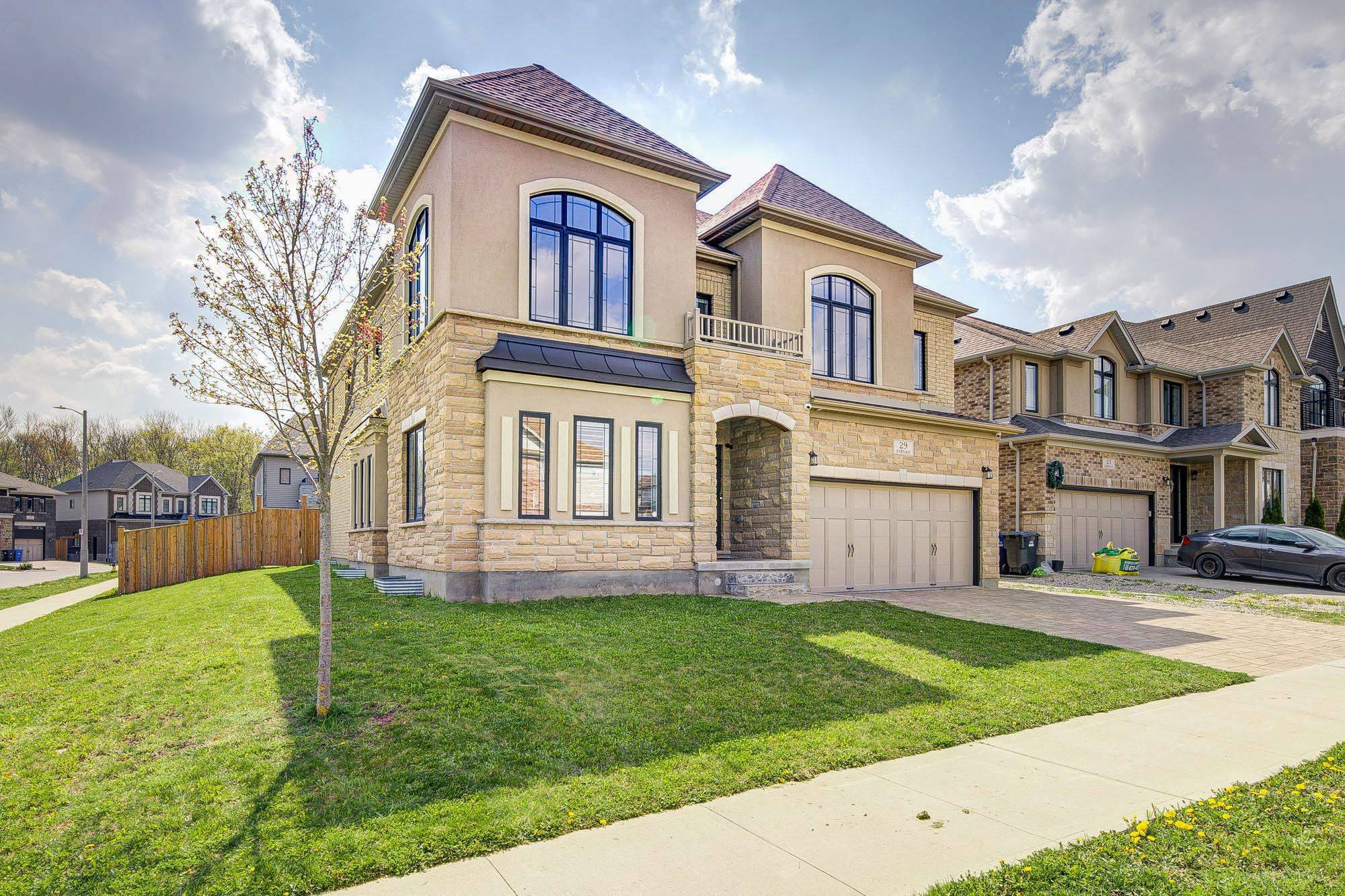 Guelph, ON N1G 0A8,29 Kirvan DR