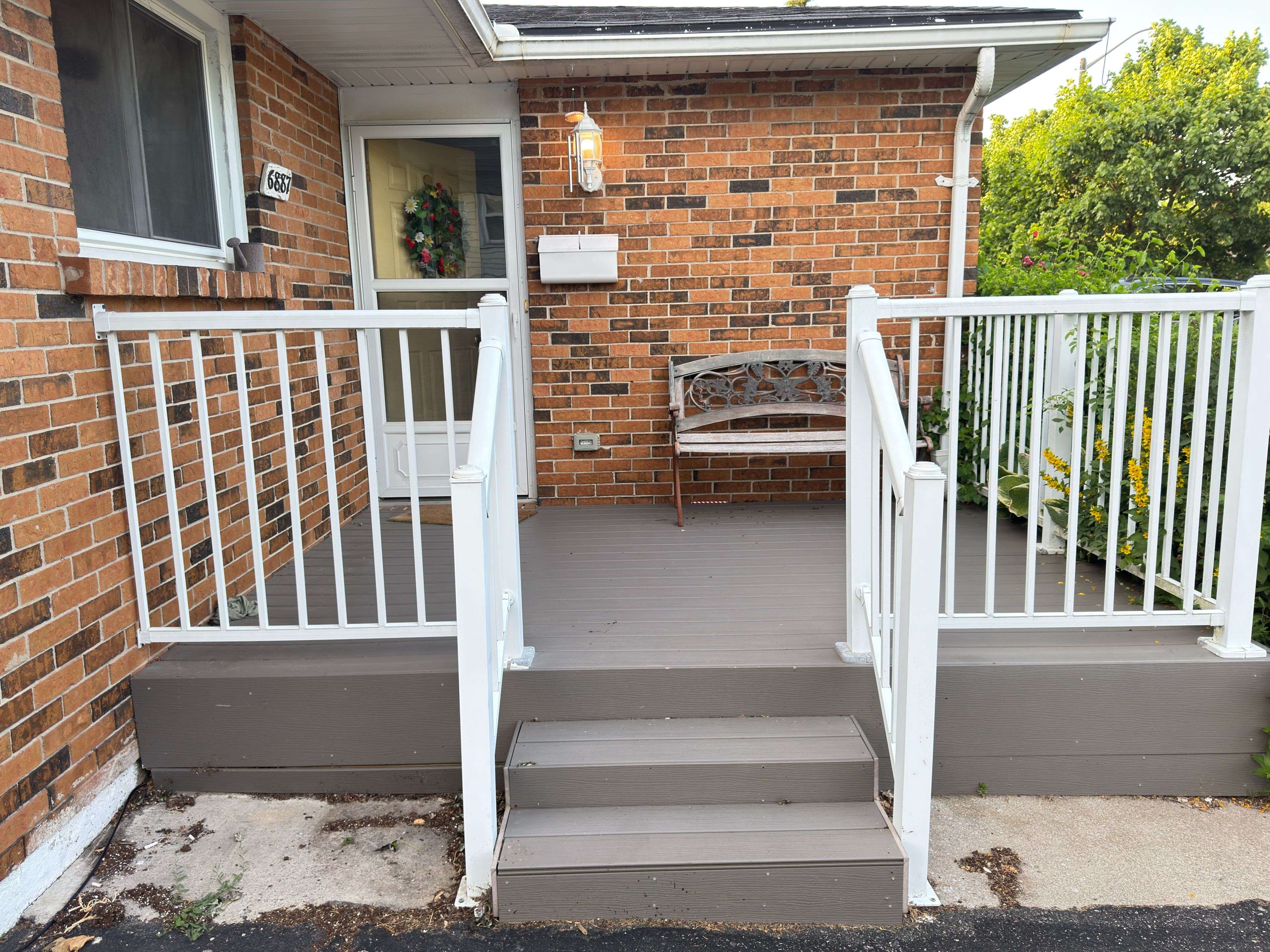 Niagara Falls, ON L2G 5P4,6887 Warden AVE