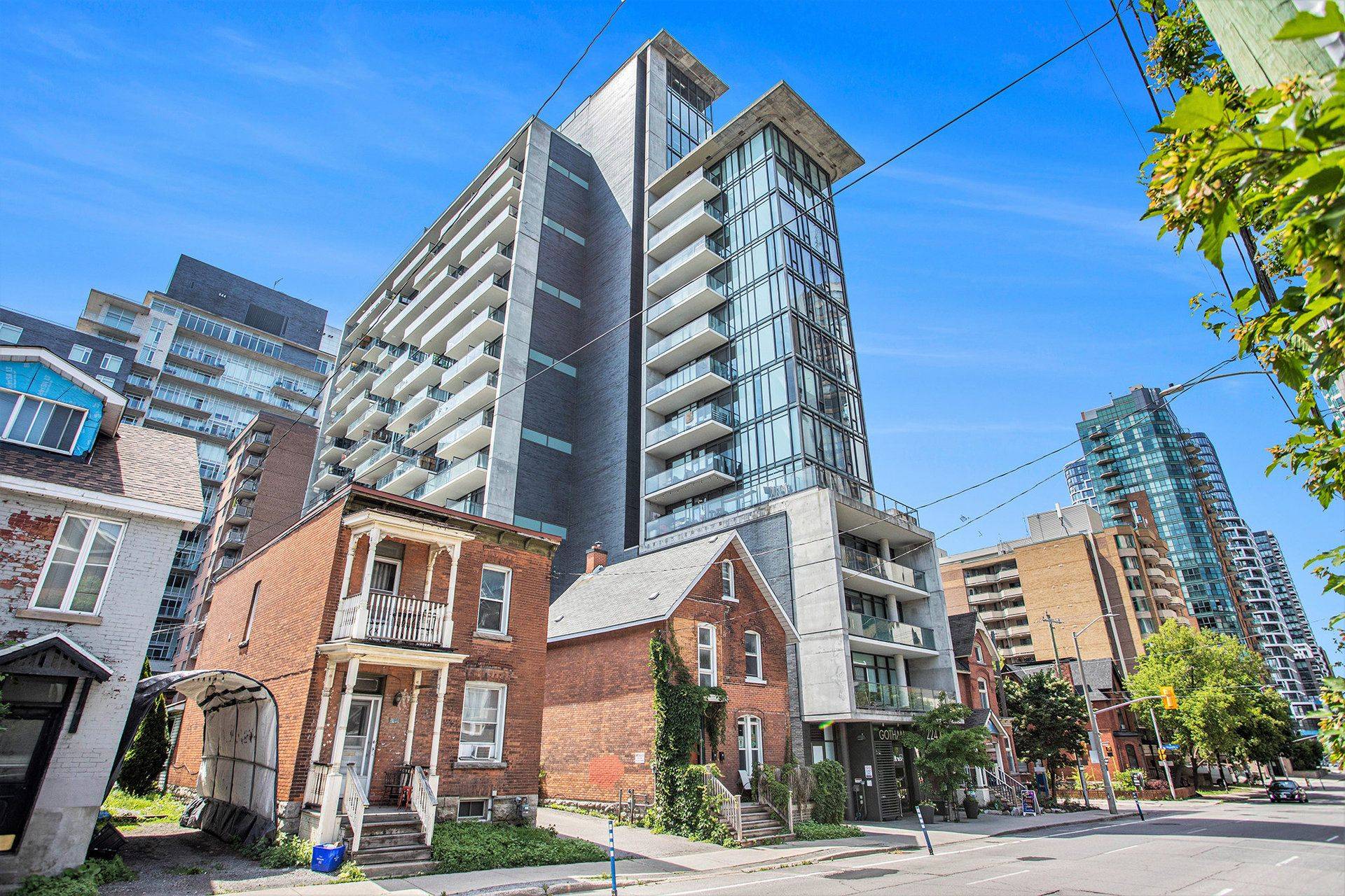 Ottawa Centre, ON K1R 5V9,224 Lyon ST N #1301