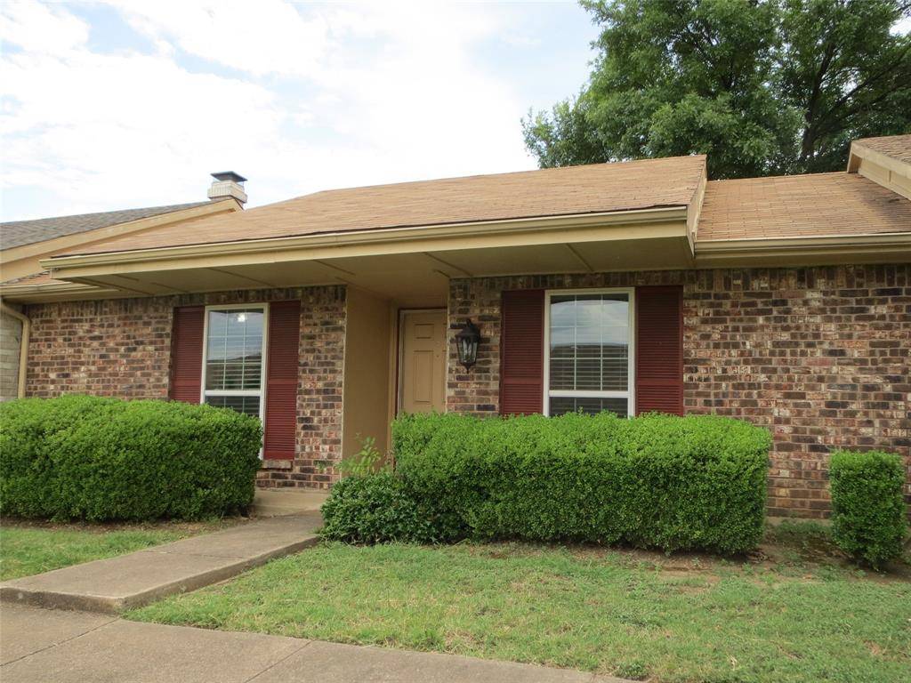 Grand Prairie, TX 75052,5 E Townhouse Lane #26