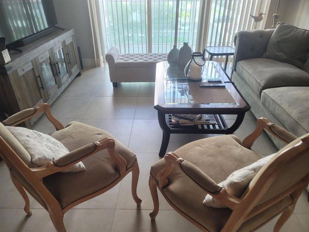 Hollywood, FL 33019,3000 S Ocean Dr #302