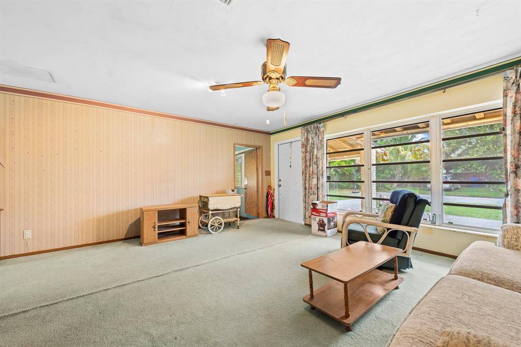 Hollywood, FL 33024,2340 N 69th Way