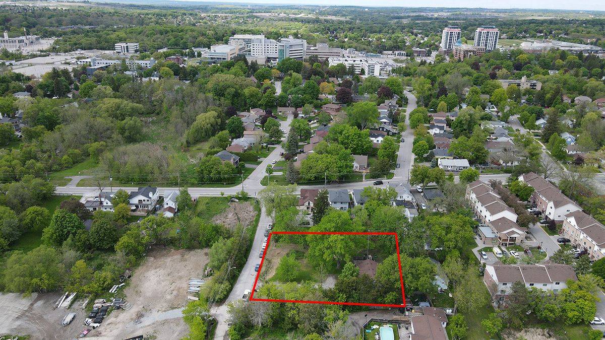 Newmarket, ON L3Y 3P9,175 Mary ST