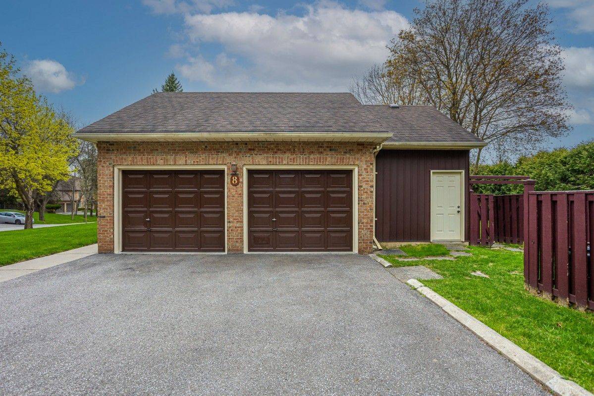 Markham, ON L6C 1A6,8 Boyd CT