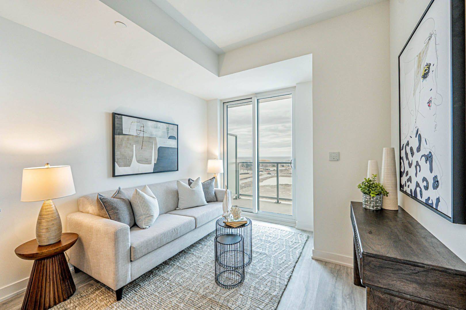 Mississauga, ON L5H 0A9,220 Missinnihe WAY #810