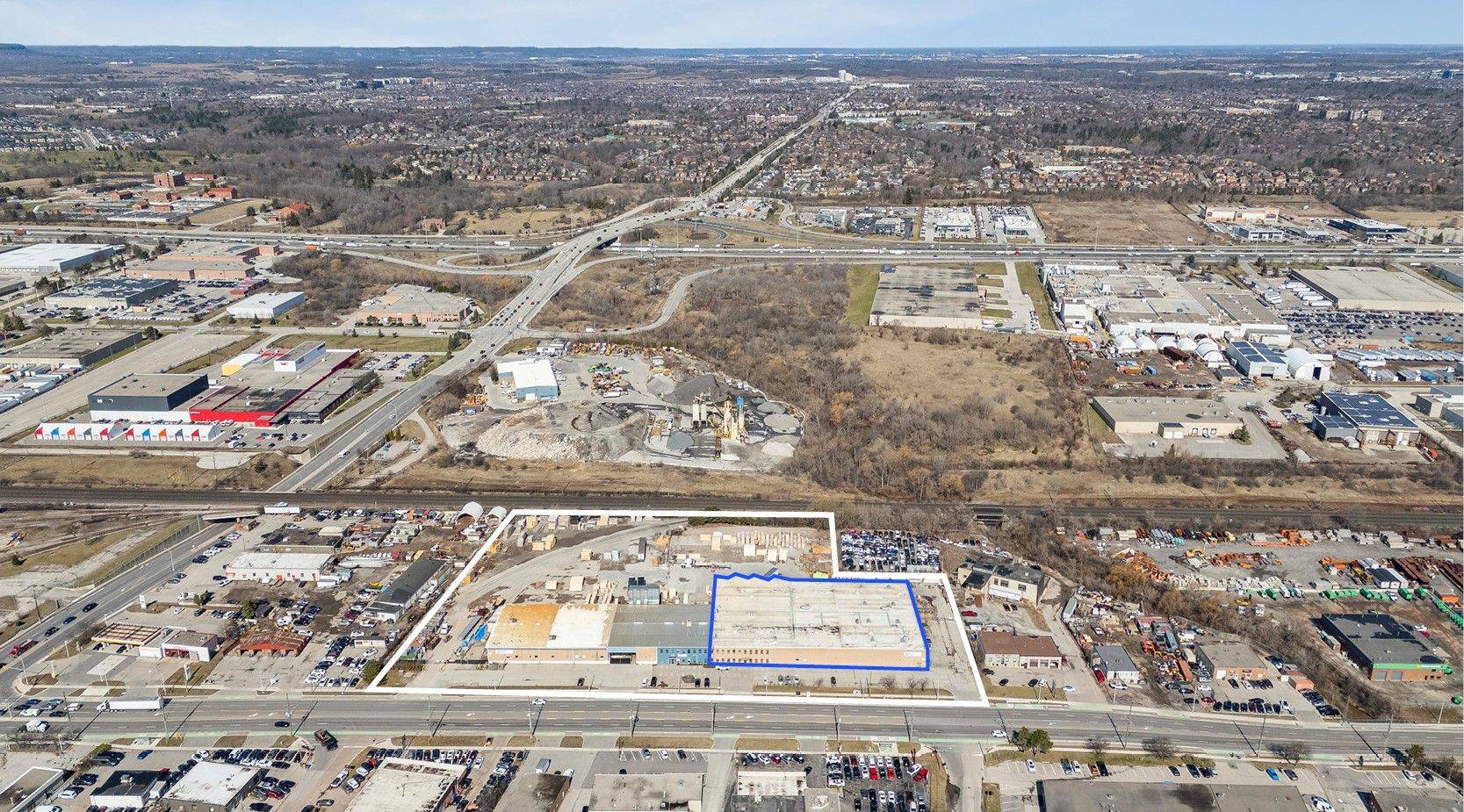 Oakville, ON L6L 2X5,1485 Speers RD #Unit 2