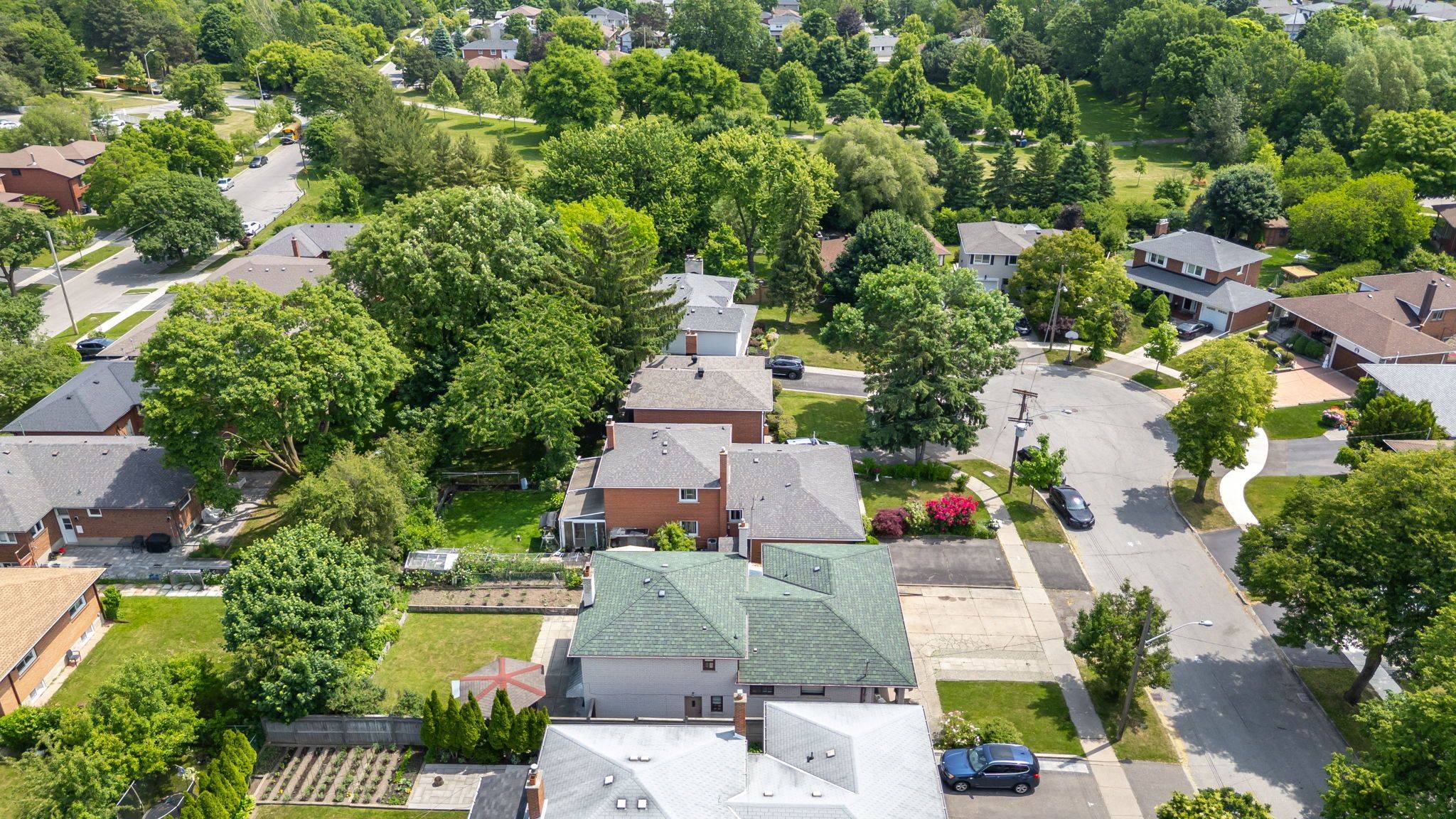Toronto W09, ON M9R 1P3,30 Hawthorne RD