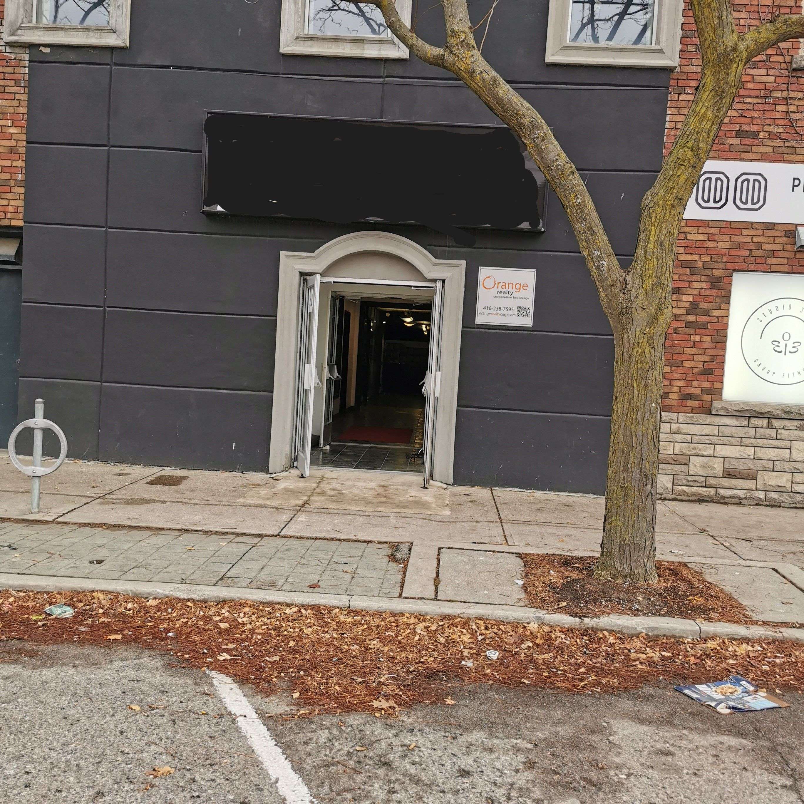 Toronto W06, ON M8W 1M8,3299 lake shore BLVD W #102