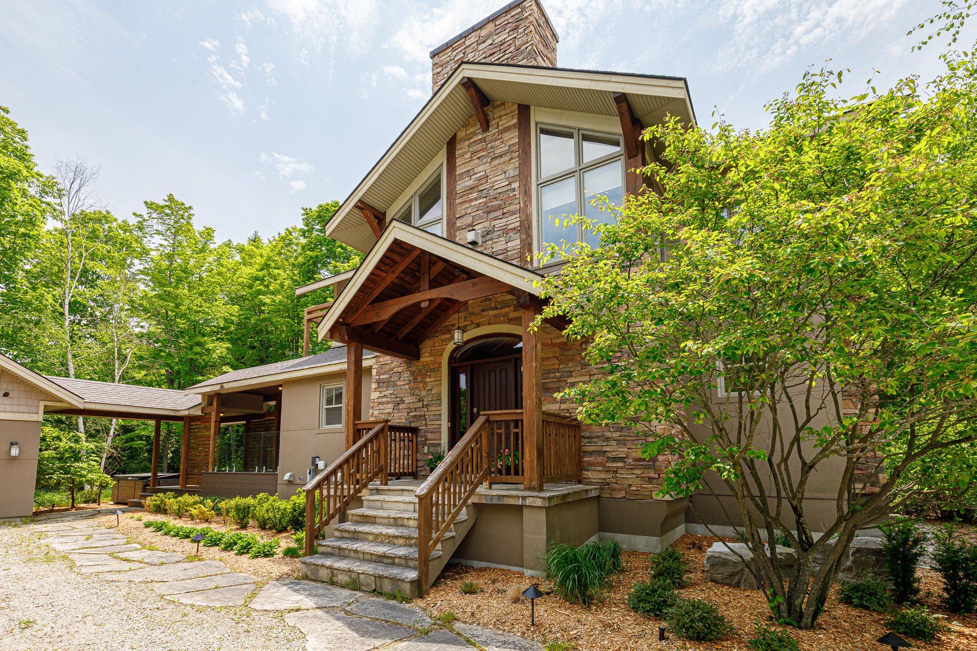Blue Mountains, ON L9Y 0S7,169 Aspen WAY