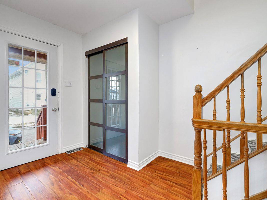Vanier And Kingsview Park, ON K1L 6N3,193 Gladu ST
