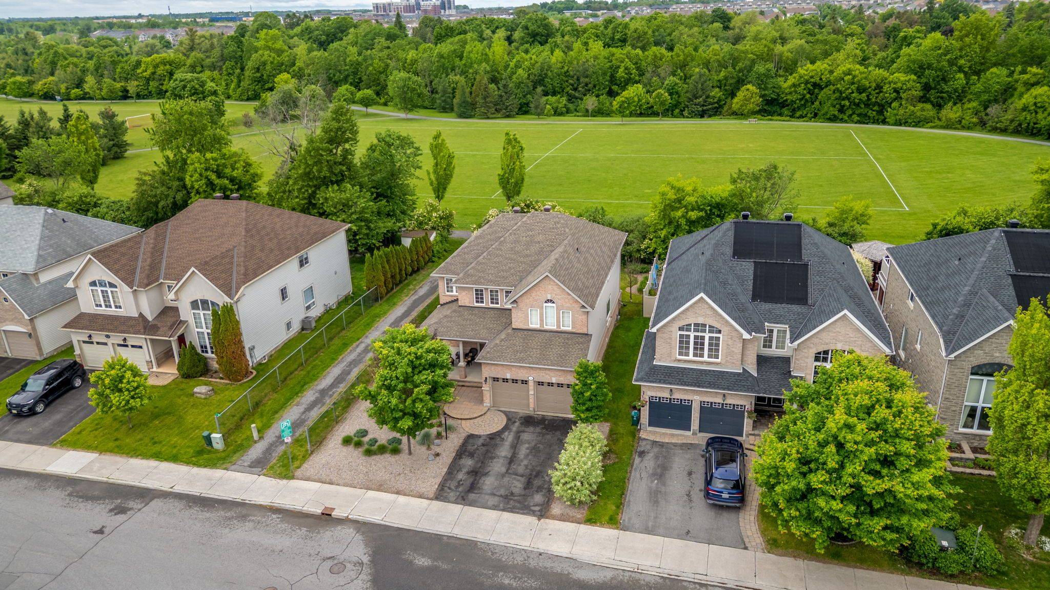 Barrhaven, ON K2J 5E3,94 Riverstone DR