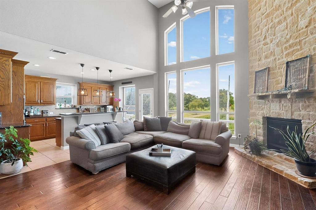 Grand Prairie, TX 75052,1010 Kaylie