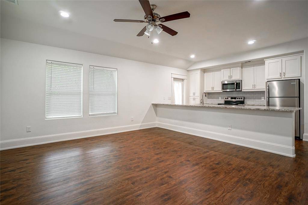 Denison, TX 75020,423 W Walker Street