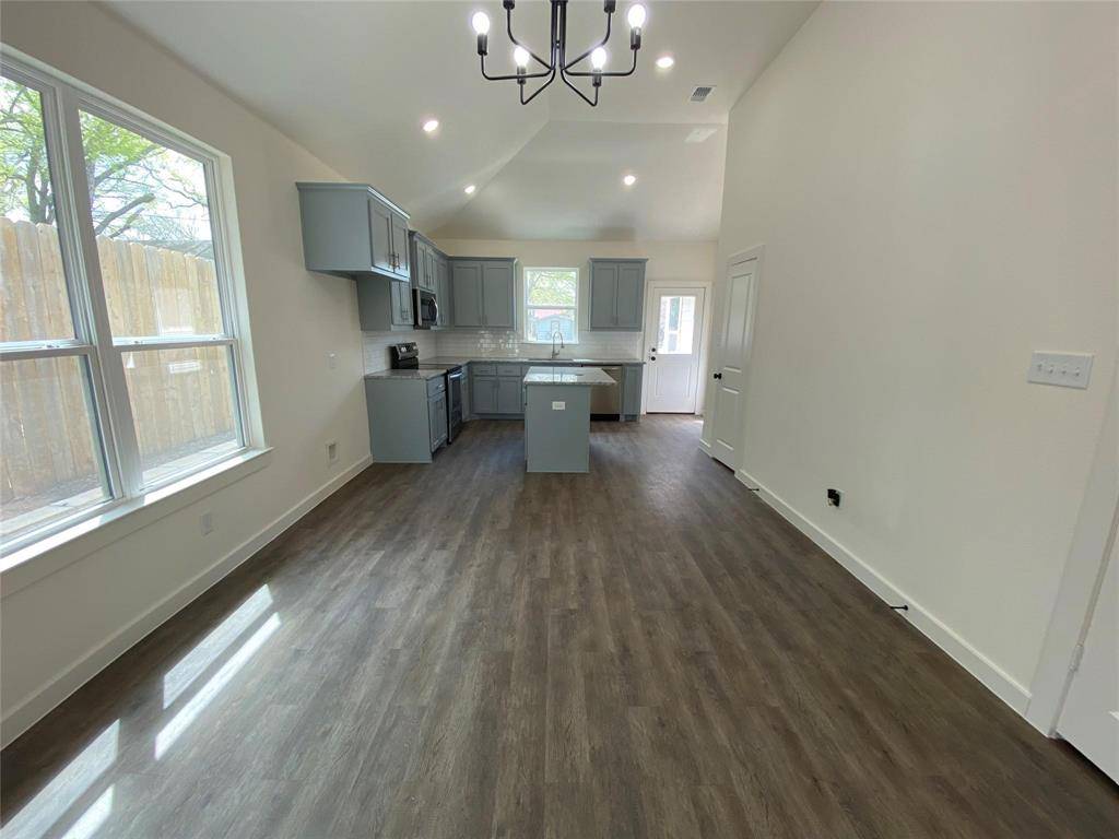 Denison, TX 75021,610 E Texas Street
