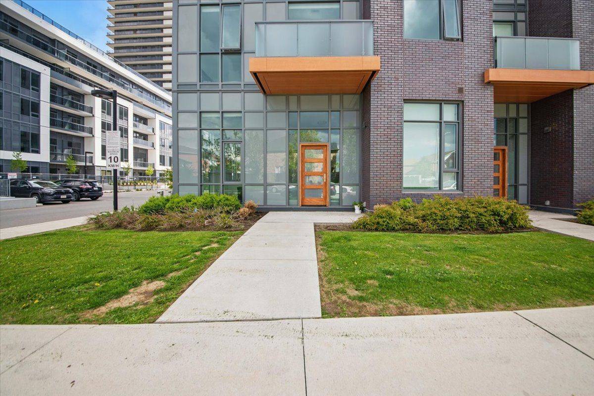 Mississauga, ON L4Z 0C6,8 Nahani WAY #124