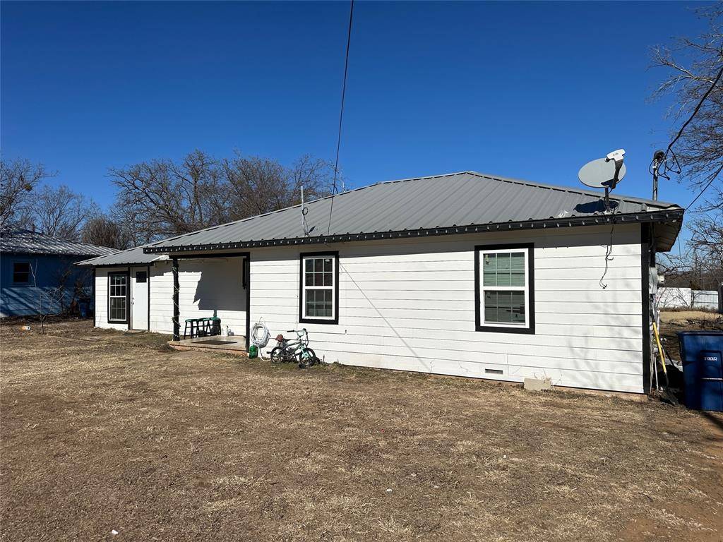 Brownwood, TX 76801,906 7th Street