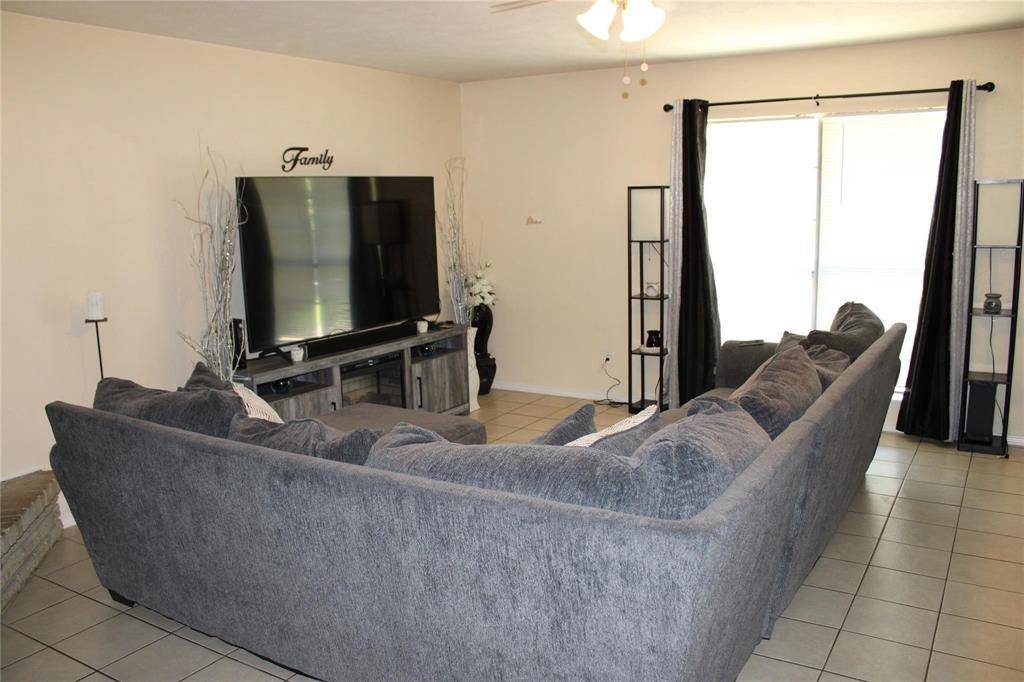 Dallas, TX 75249,7323 Ashcrest Lane
