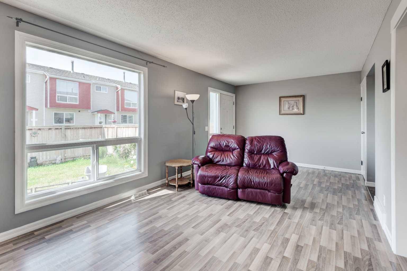 Calgary, AB T2A 2G7,5425 Pensacola CRES SE #43