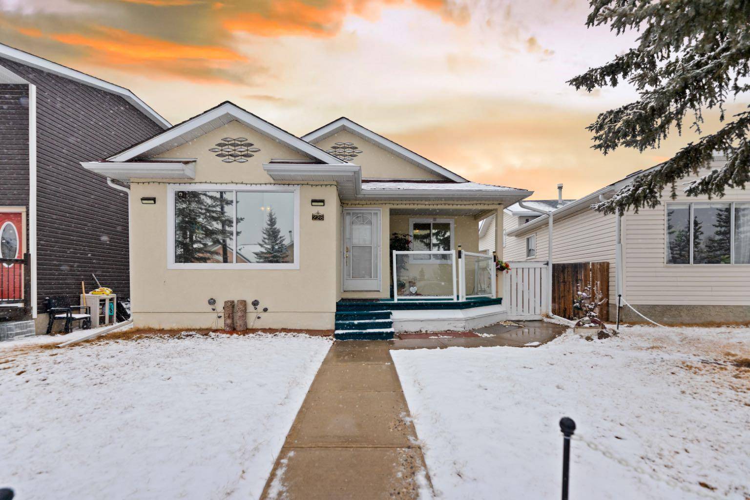 Calgary, AB T3J 3E6,228 Taradale Close NE