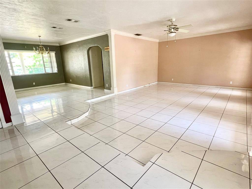 Plantation, FL 33317,Address not disclosed