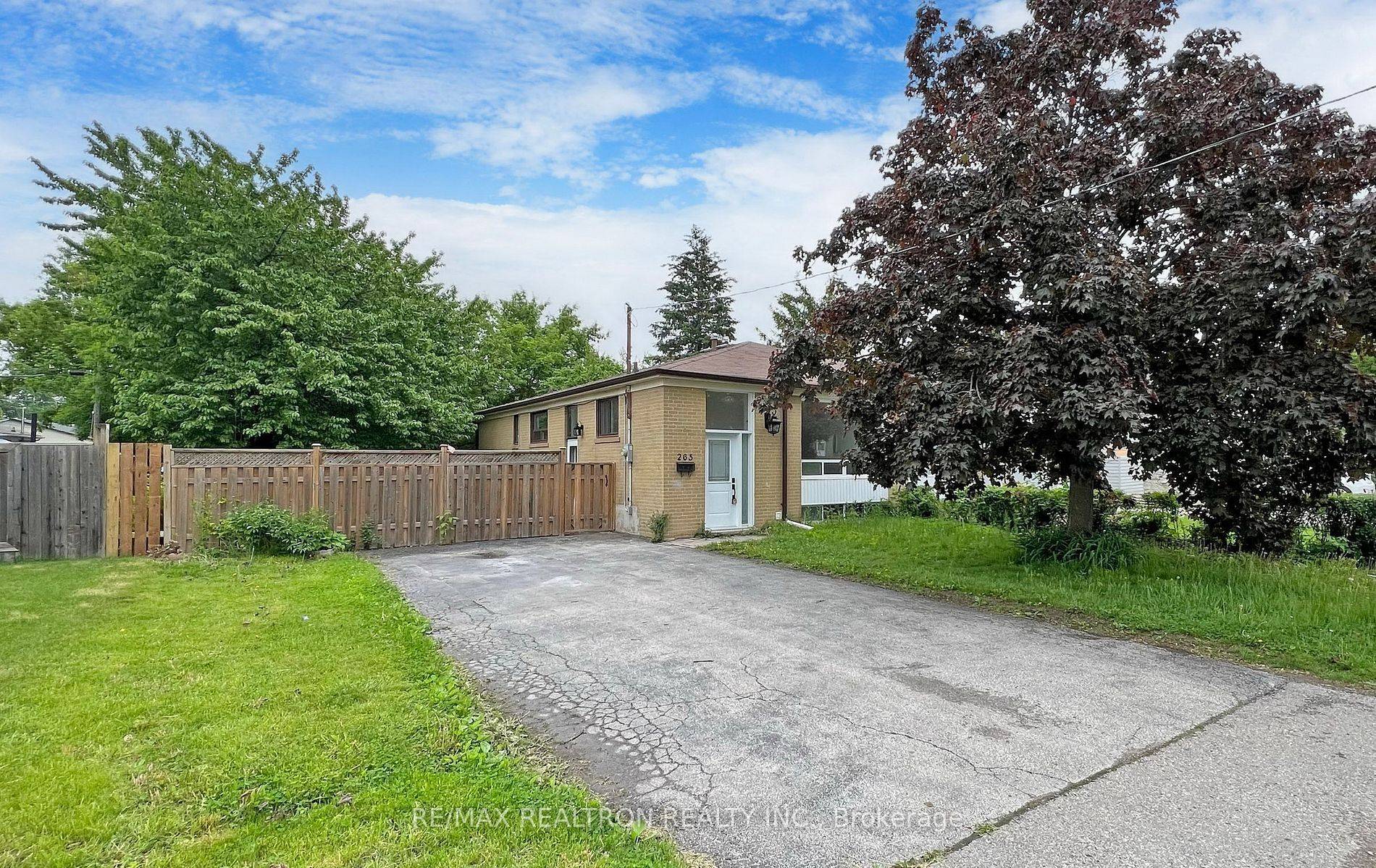 Richmond Hill, ON L4C 3H9,265 Browndale CRES #Bsmt