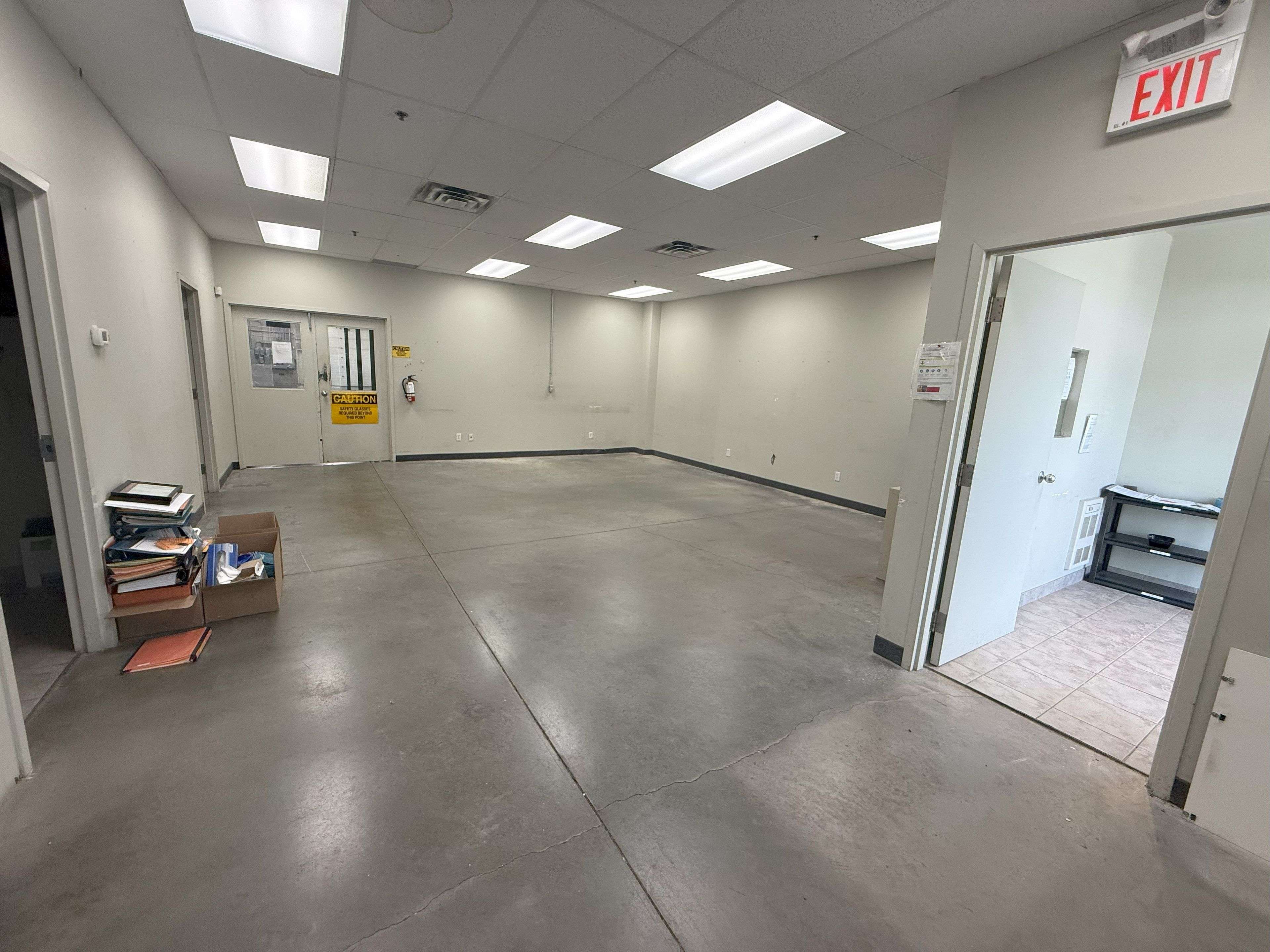 Orillia, ON L3V 0T1,23 PROGRESS DR #4