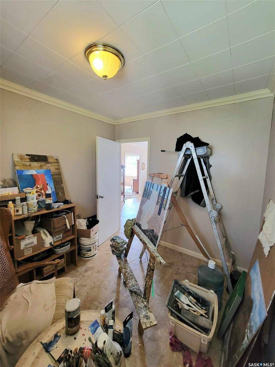 Spy Hill, SK S0A 3W0,404 Second AVENUE