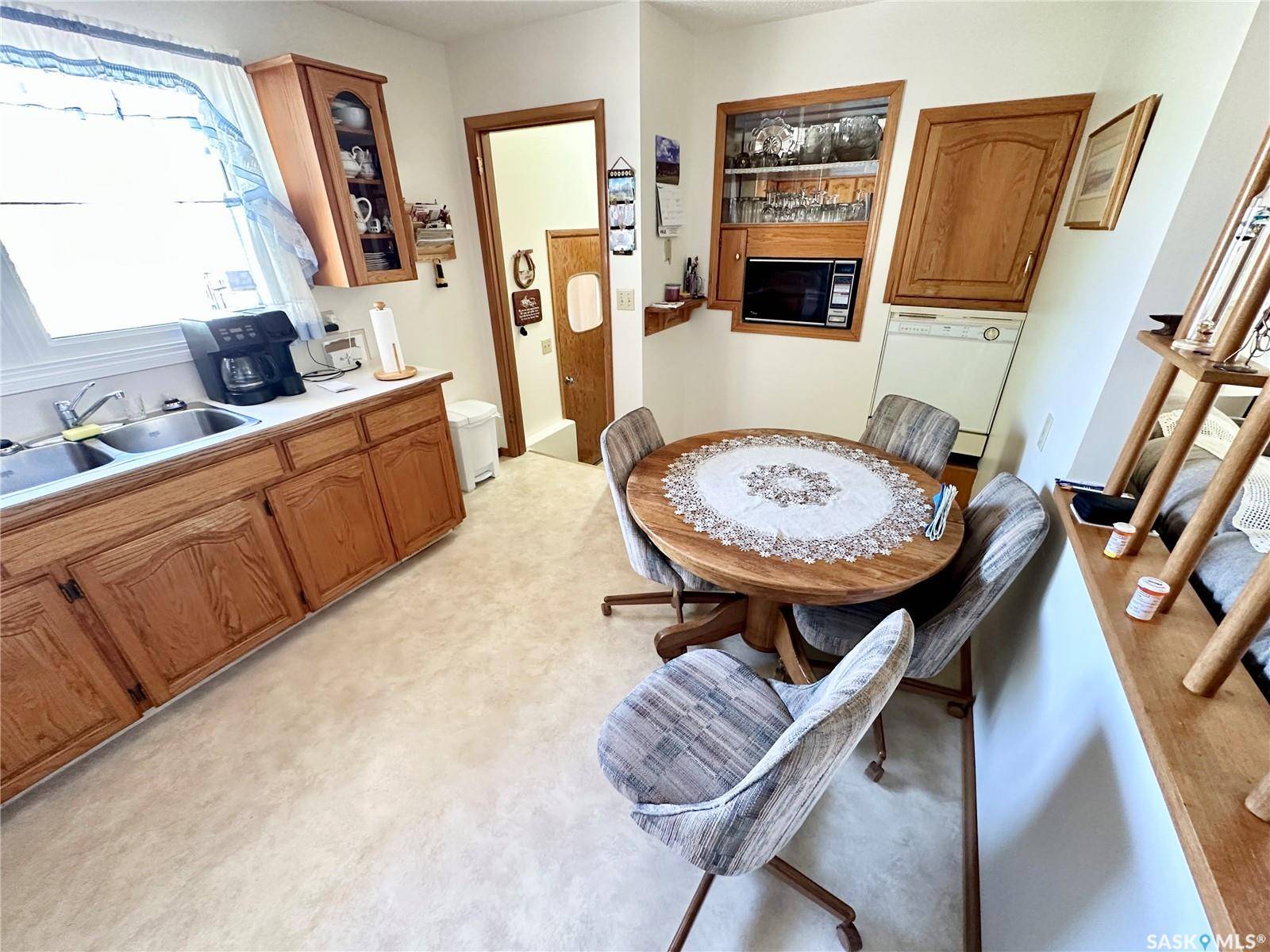 Weyburn, SK S4H 0S7,724 Elm CRESCENT