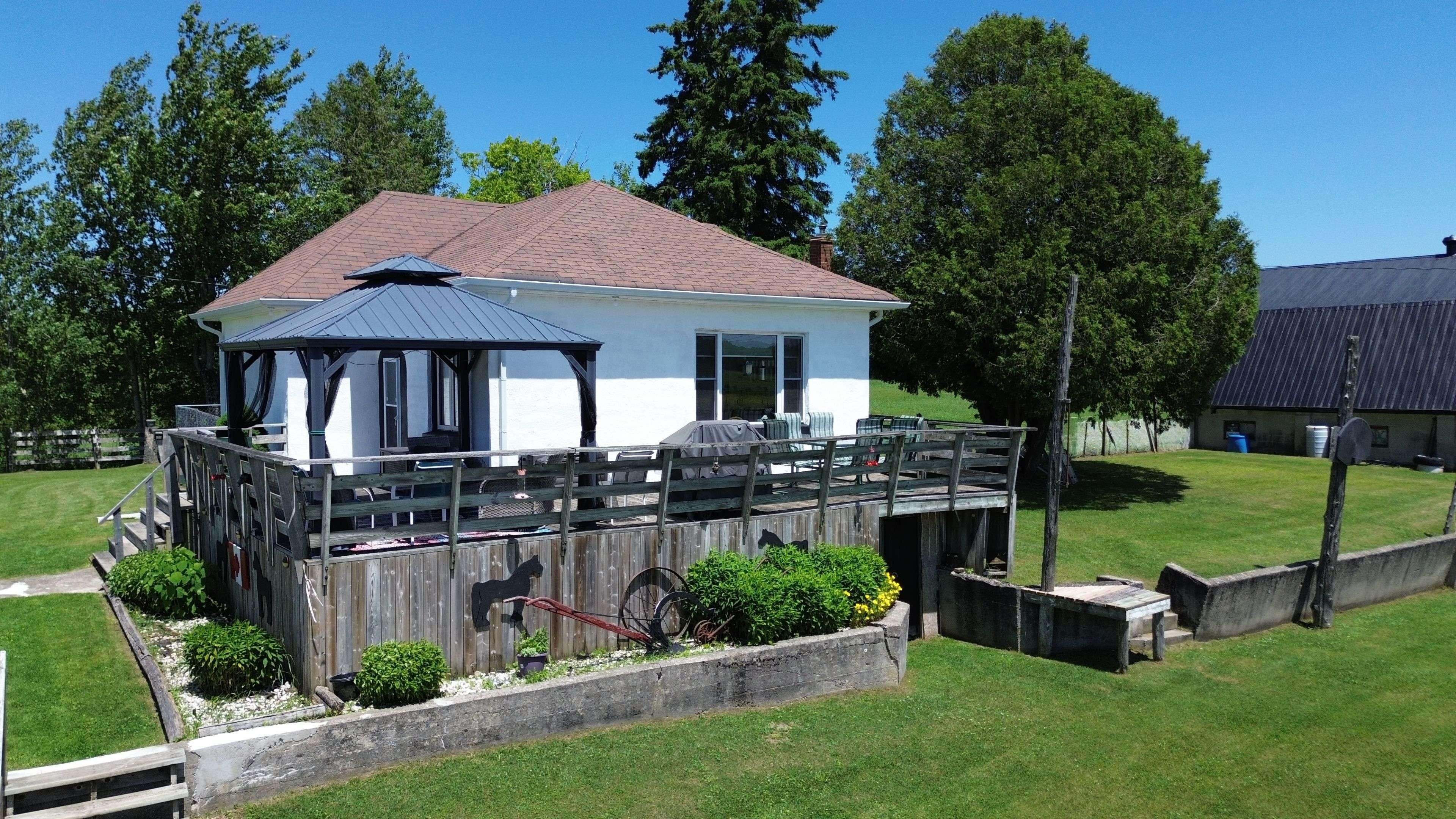 West Grey, ON N0C 1H0,125 Lake DR