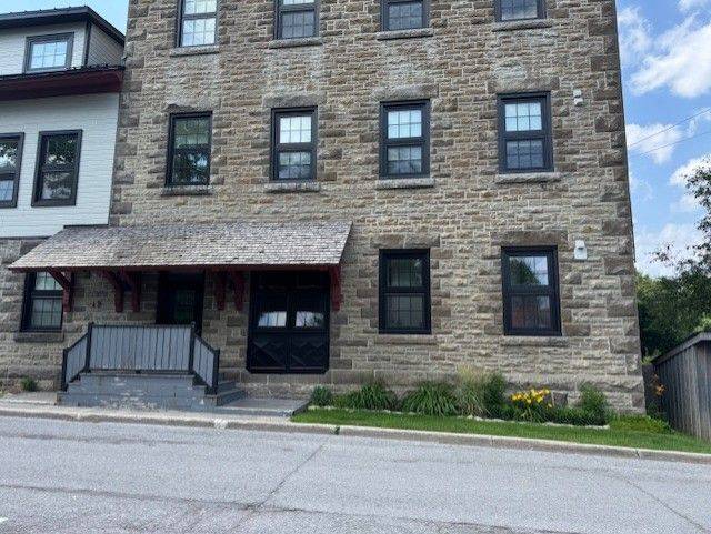 Carleton Place, ON K7C 1T6,49 Mill ST #1